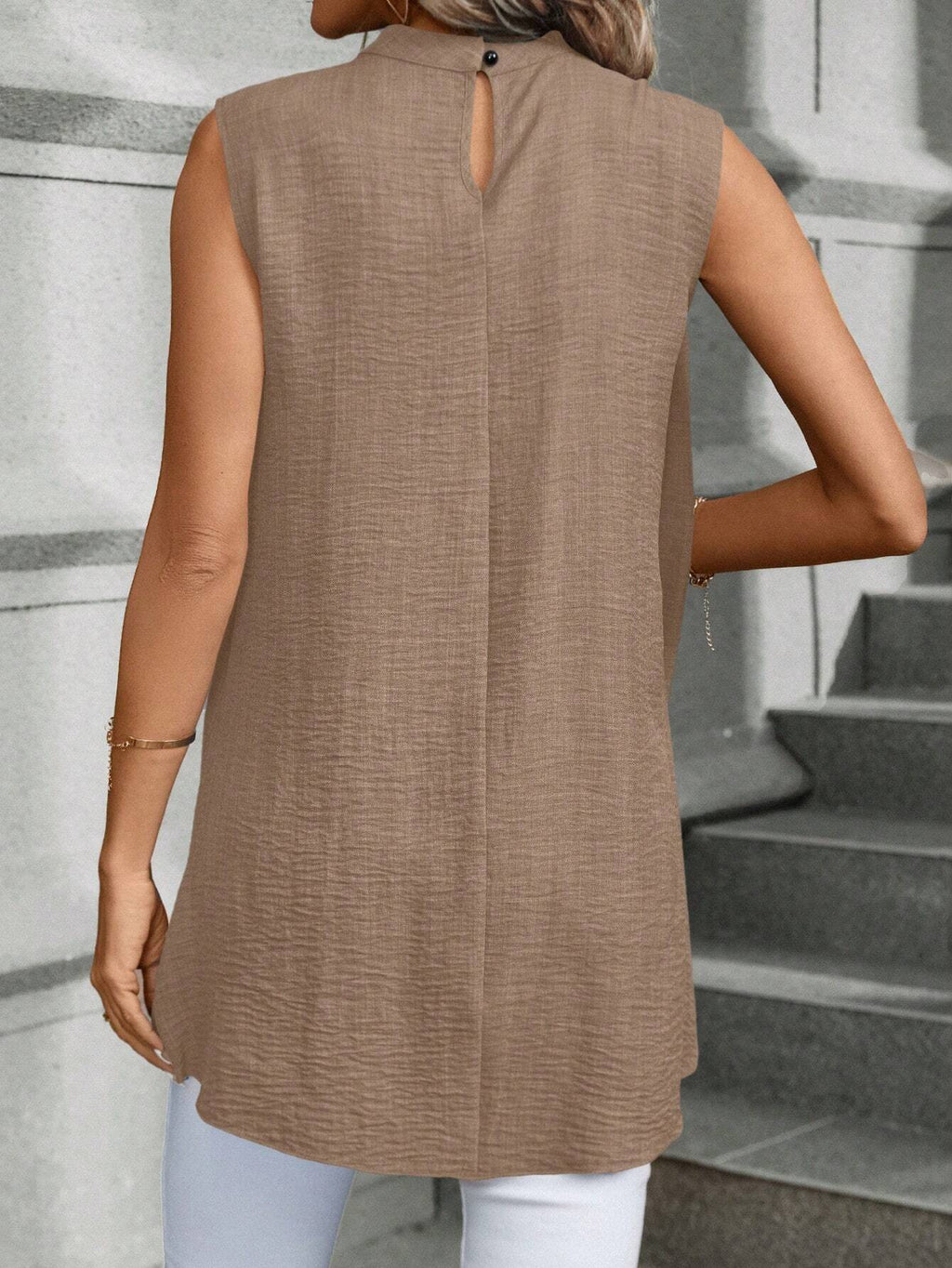 EMERY ROSE Women'S Asymmetrical Hem Sleeveless Blouse